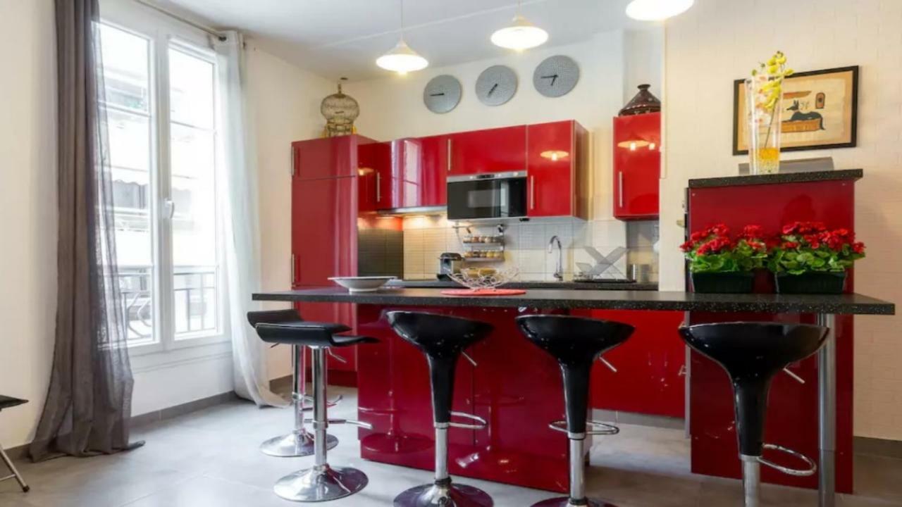 Stylish White And Red Apartments Juan-les-Pins Eksteriør bilde